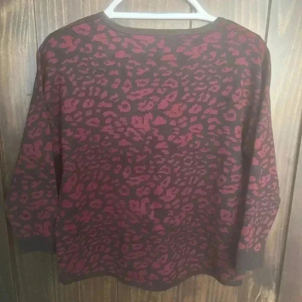 Burgundy Leopard Print Thick High-Low Sweater. Size: Medium - Picture 9 of 12